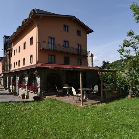 Albergo Bucaneve Pievepelago Esterno foto